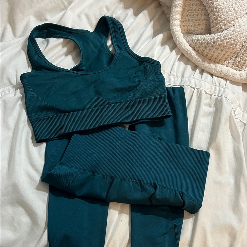 Green/Blue Sports Bra and Leggings Set